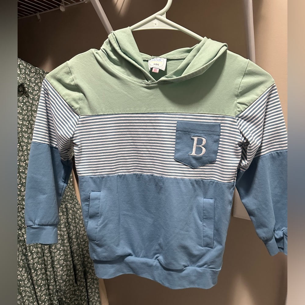 Sugar dumplin’ Kids “B” monogram hoodie size 6
